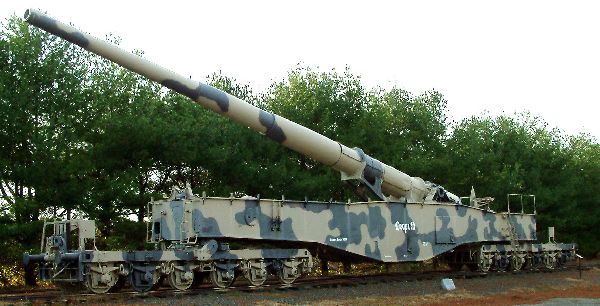 Орудие на рельсовой платформе Kanone 5 E 28-см.